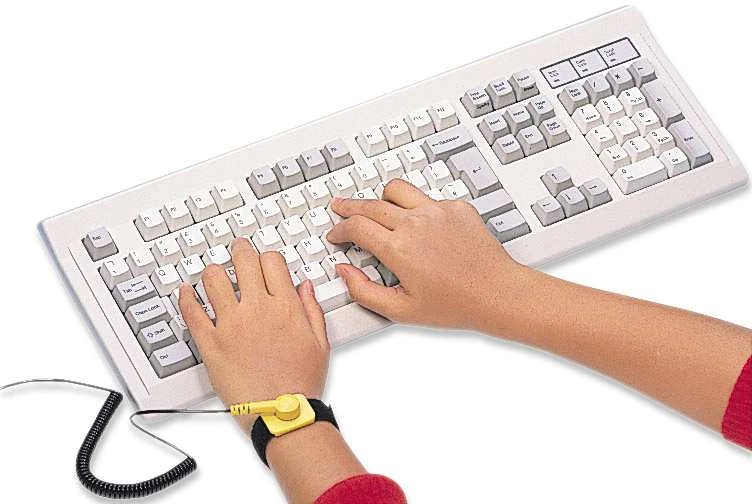 410144 Pulsera antiestática; Esencial para protección contra estática mientras se trabaja en una PC; Cable de 1.8 m. -